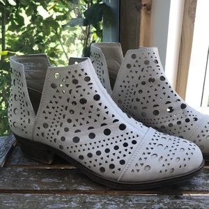 Rampage booties. Cream/off-white color.